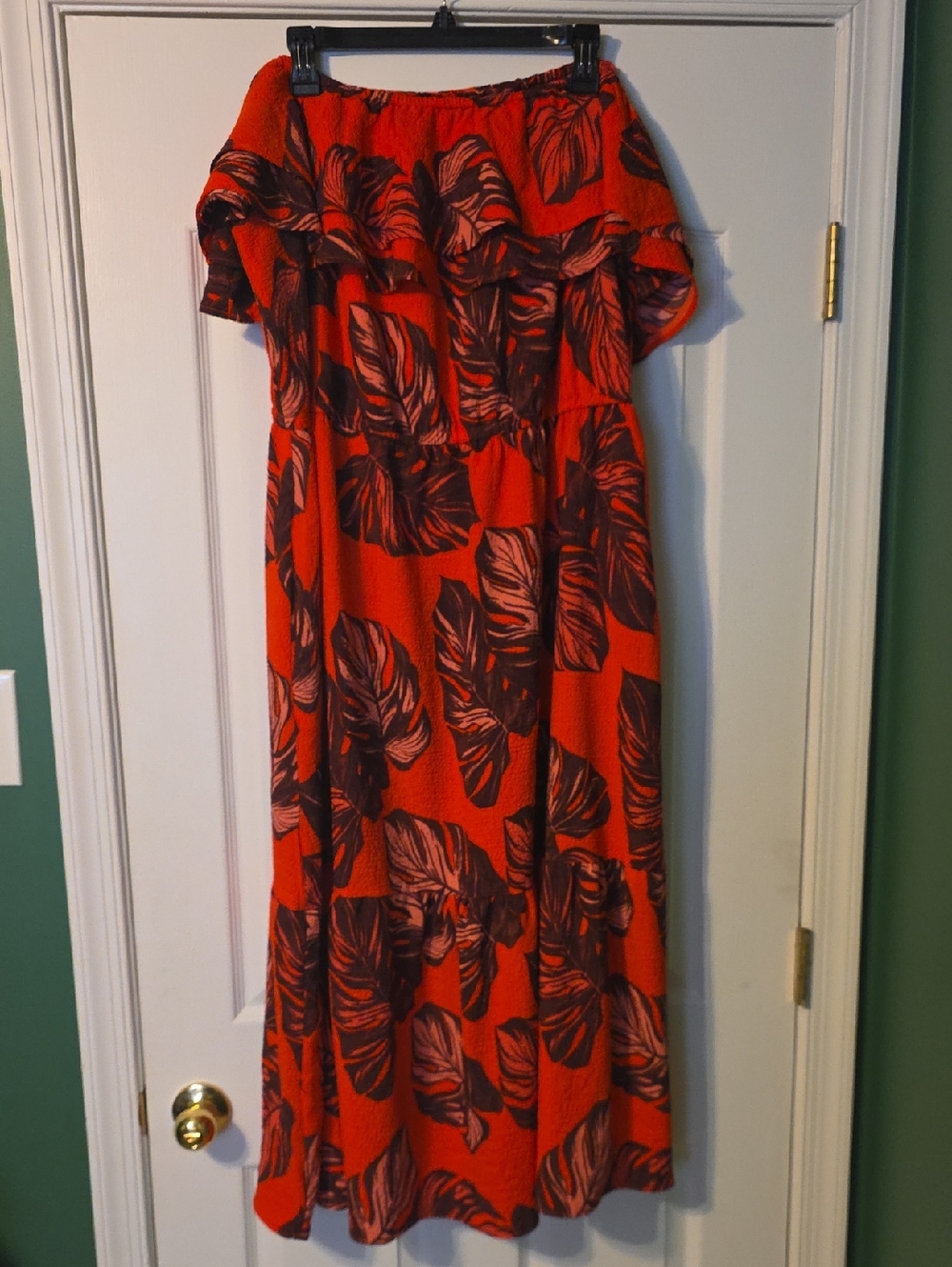 sofia by sofia vergara Red and Brown Leaf-Print Off-Shoulder Midi Dress